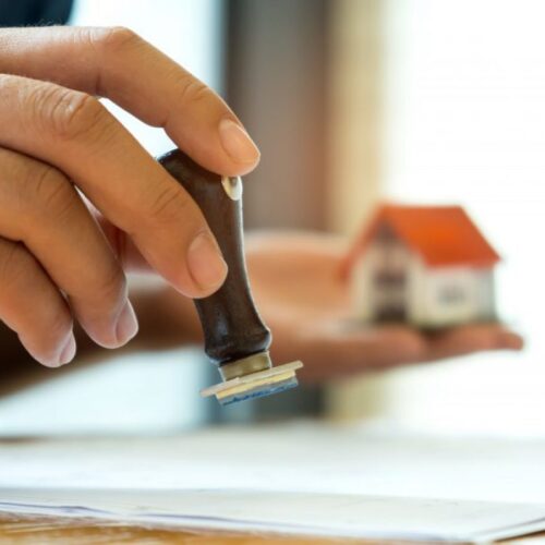 Promueve interdicto de obra nueva
