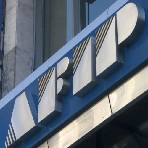 Promueve habeas data contra arca por imposibilidad de rectificación de ddjj. carga errónea. solicita supresión retroactiva