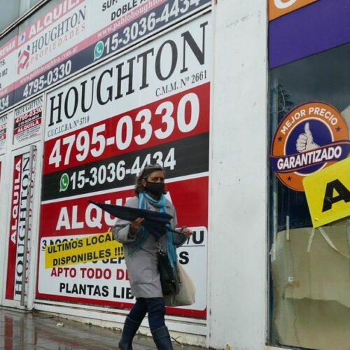 Ejecución de alquileres de local comecial. apela remisión al fuero comercial