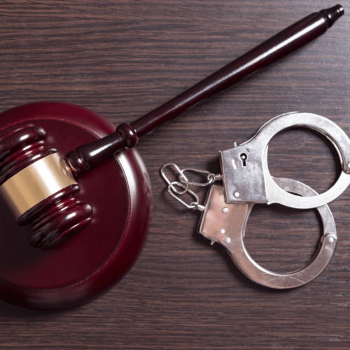 Solicita autorización para salir de la jurisdicción