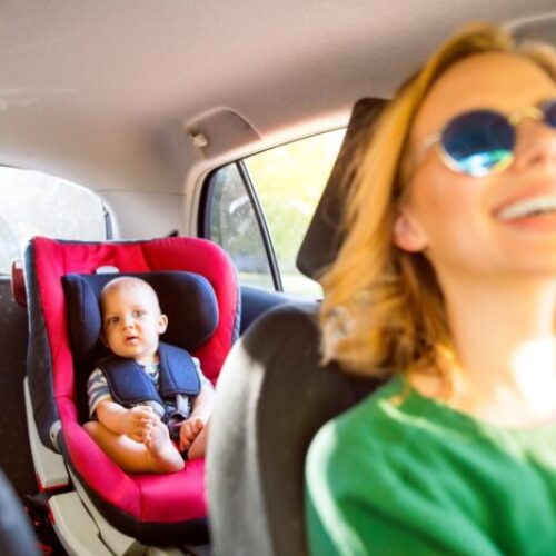 La salida de vacaciones de los hijos, entre los derechos de ambos padres y el interés superior de los menores